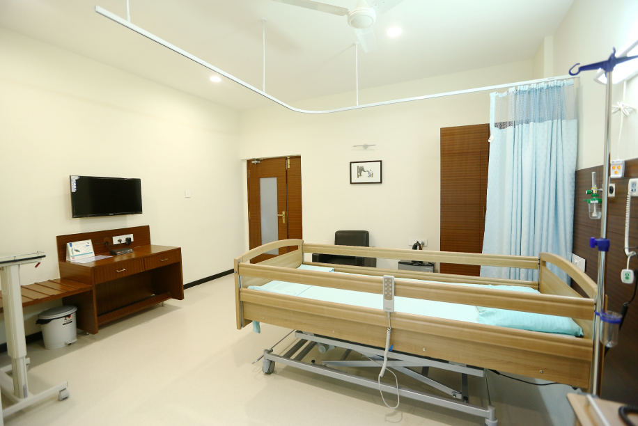 A premium suit room at Sri Balaji Hospital, Chennai.